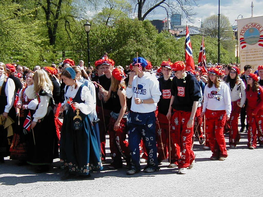 Russ | Russefeiring | Noruega | Fiesta | Sociedad